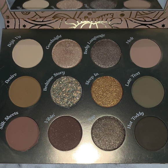 Boudoir Noir COLOURPOP 12-PAN PRESSED POWDER SHADOW PALETTE - Picture 2 of 14